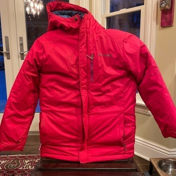 Boys red Columbia puffer - Picture 12 of 16